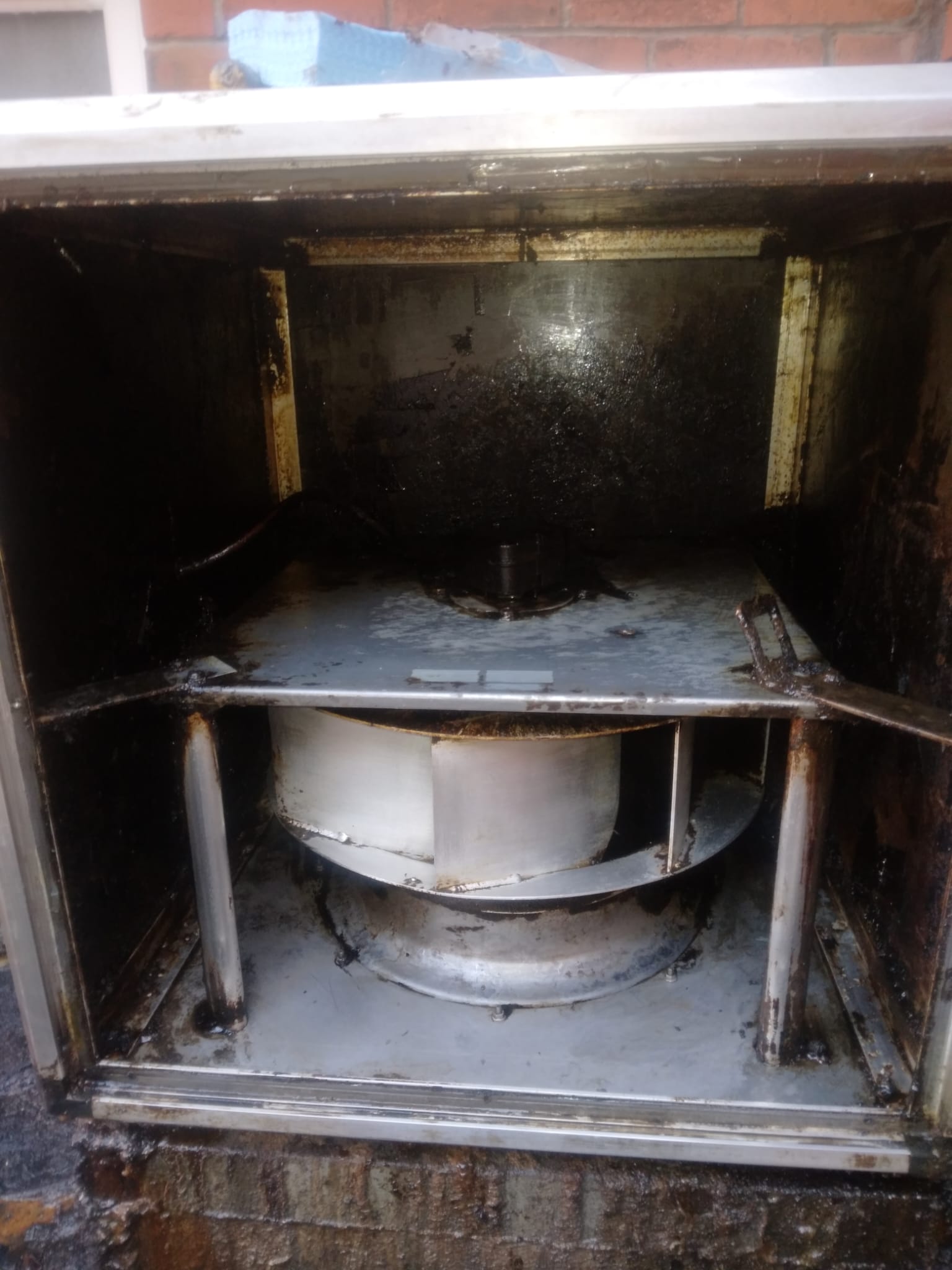 Kitchen extract fan after grease extraction